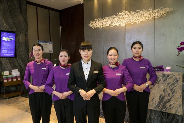 1-2、中青旅山水酒店 前臺服務員.jpg